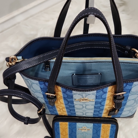 💙🔹️Coach🔹 Mollie Tote 25 Signature Jacquard With Stripes And Matching Wallet - Picture 7 of 17